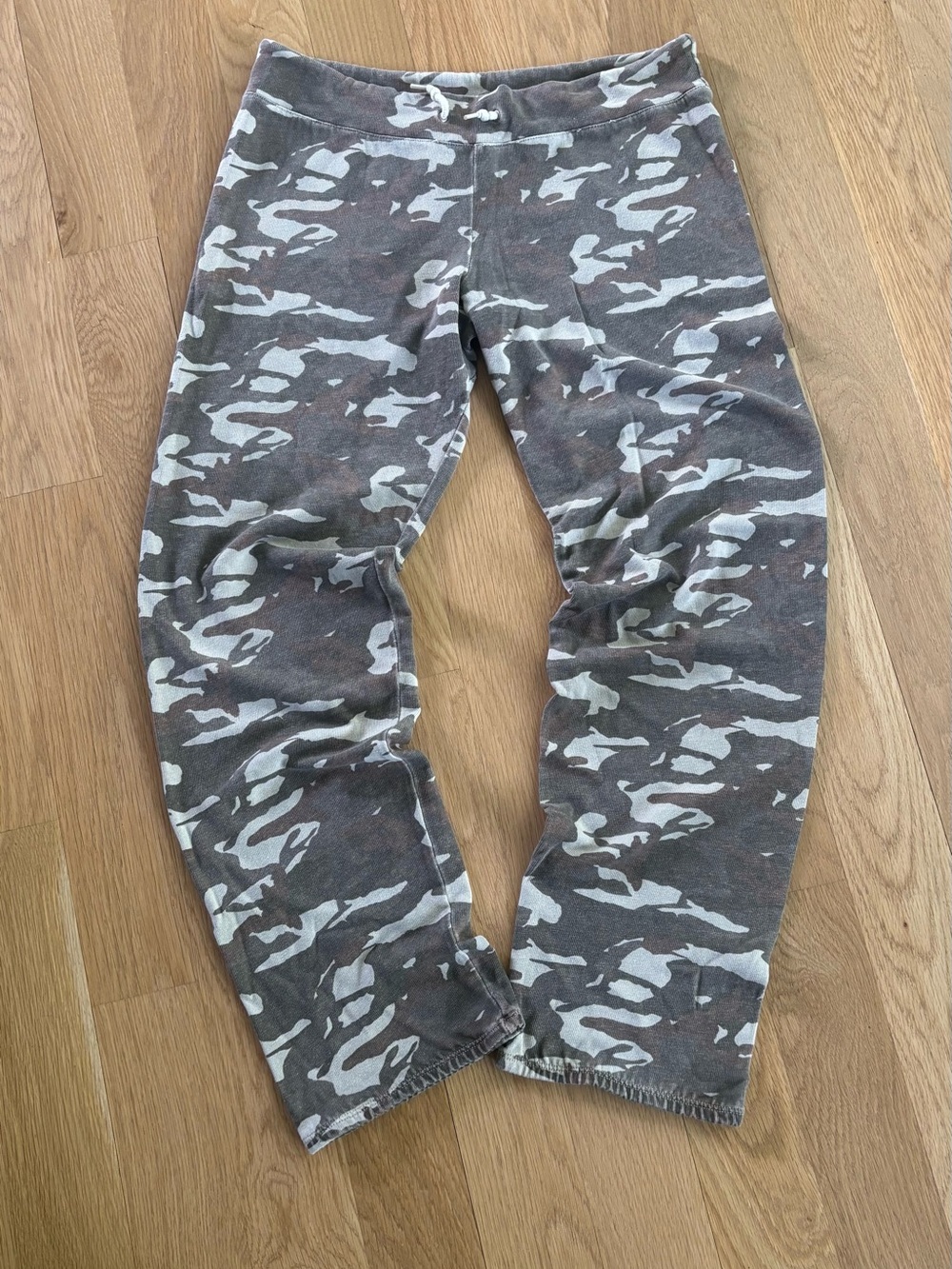 Monrow camo sweatpants Size M